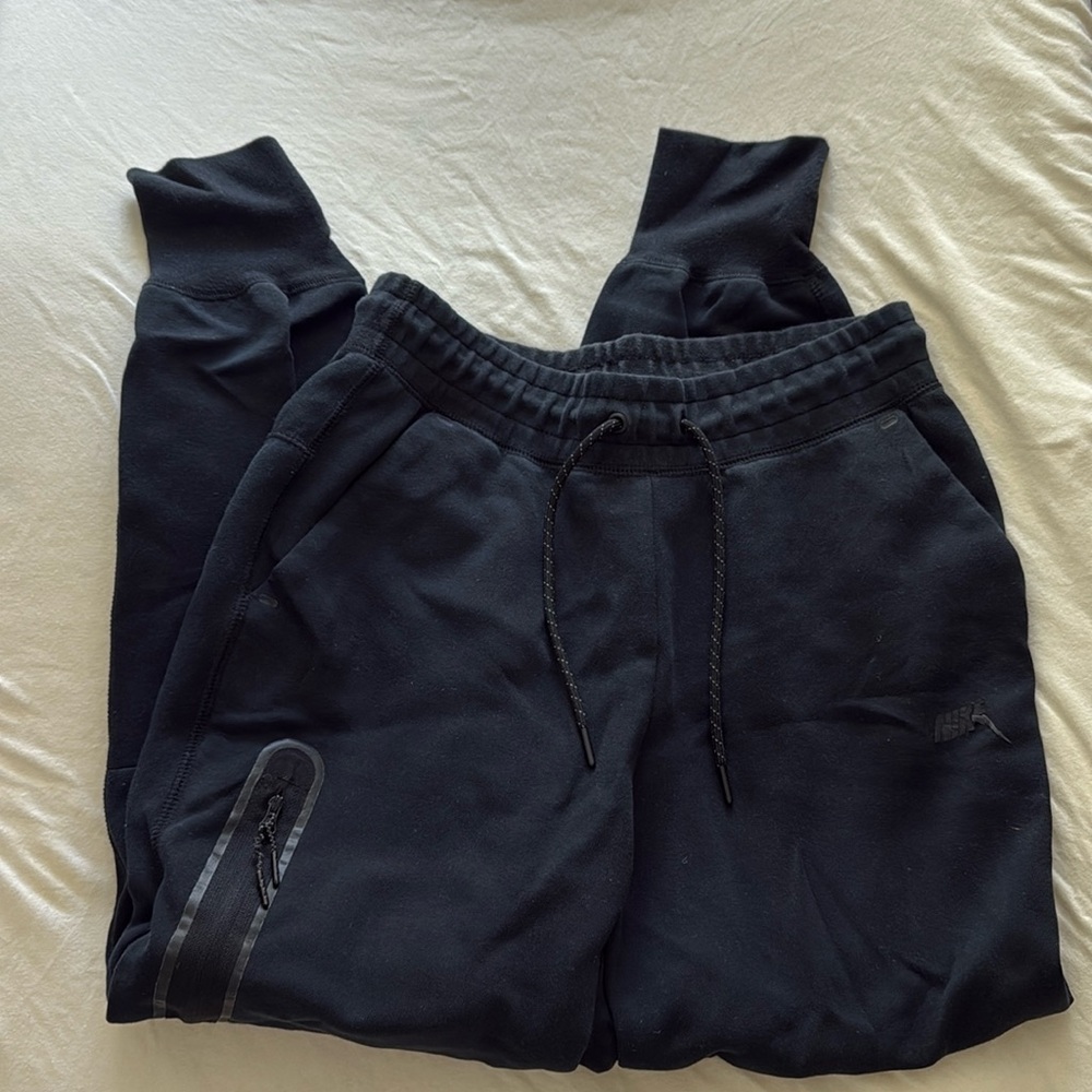 Nike tech fleece joggers